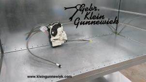 Used Tailgate lock mechanism Mercedes Vito Price € 90,00 Margin scheme offered by Gebr.Klein Gunnewiek Ho.BV