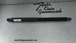 Gebrauchte Gasdämpfer links hinten BMW X3 Preis € 45,00 Margenregelung angeboten von Gebr.Klein Gunnewiek Ho.BV