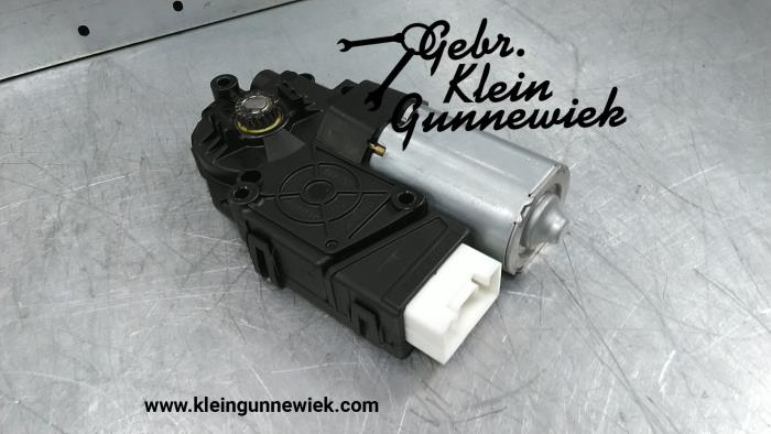 Schiebedach Motor van een Mercedes GLK-Klasse 2011