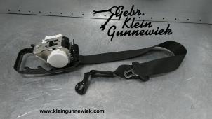 Używane Pas bezpieczenstwa srodkowy tyl Mercedes GLK-Klasse Cena € 30,00 Procedura marży oferowane przez Gebr.Klein Gunnewiek Ho.BV
