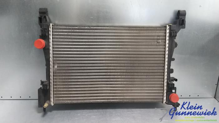 Usagé Radiateur Opel Corsa Prix € 55,00 Règlement à la marge proposé par Klein Gunnewiek Autodemontage & Motorentechniek