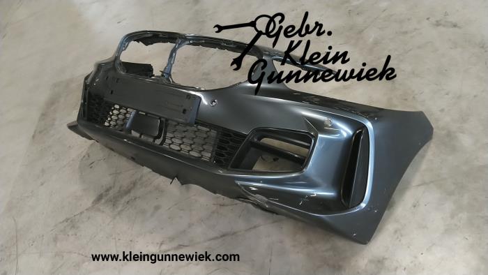 Front bumper from a BMW 1-Serie 2020