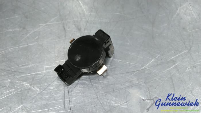 Begagnade Regnsensor Mercedes Vito Pris € 49,00 Marginaltabell erbjuds av Klein Gunnewiek Autodemontage & Motorentechniek