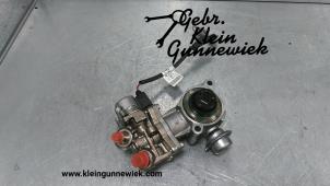 Używane Mechaniczna pompa paliwa Mercedes C-Klasse Cena € 200,00 Procedura marży oferowane przez Gebr.Klein Gunnewiek Ho.BV