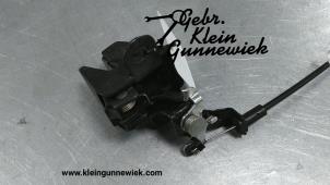 Usados Mecanismo de cierre del portón trasero Volkswagen Caddy Precio € 25,00 Norma de margen ofrecido por Gebr.Klein Gunnewiek Ho.BV