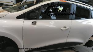 Used Door 4-door, front left Renault Clio Price € 255,00 Margin scheme offered by Gebr.Klein Gunnewiek Ho.BV