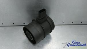 Usados Medidor de flujo de aire Mercedes Vito Precio € 85,00 Norma de margen ofrecido por Klein Gunnewiek Autodemontage & Motorentechniek