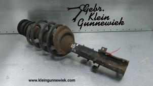 Gebrauchte Stoßdämpferstrebe rechts vorne Mercedes Vito Preis € 50,00 Margenregelung angeboten von Gebr.Klein Gunnewiek Ho.BV