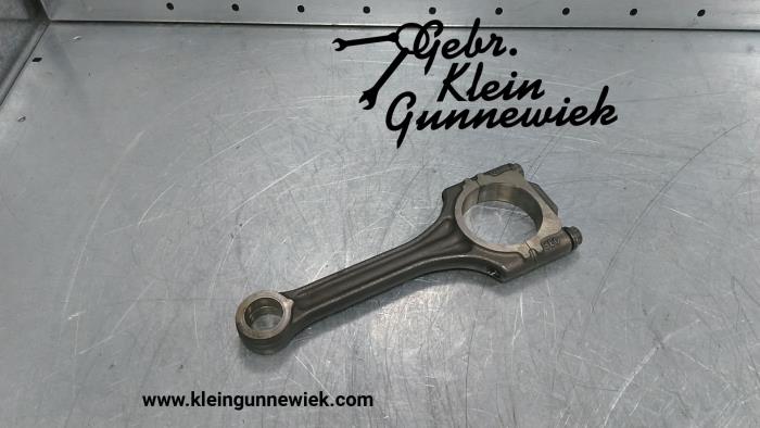 Connecting rod from a Volkswagen Polo 2010