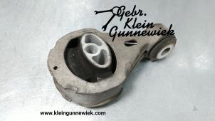 Used Engine mount Renault Scenic Price € 35,00 Margin scheme offered by Gebr.Klein Gunnewiek Ho.BV