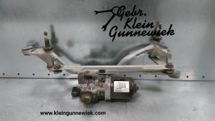 Used Front wiper motor Renault Clio Price € 125,00 Margin scheme offered by Gebr.Klein Gunnewiek Ho.BV