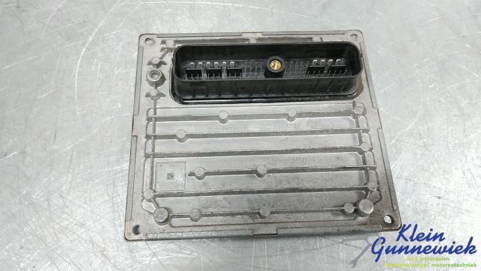Used Injection computer Volvo V50 Price € 94,00 Margin scheme offered by Klein Gunnewiek Autodemontage & Motorentechniek