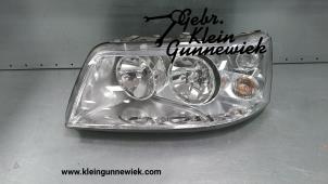 Used Headlight, left Volkswagen Transporter Price € 50,00 Margin scheme offered by Gebr.Klein Gunnewiek Ho.BV