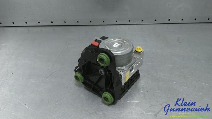 Used ABS pump Volkswagen Caddy Price € 184,00 Margin scheme offered by Klein Gunnewiek Autodemontage & Motorentechniek