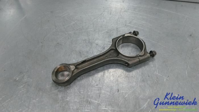 Używane Korbowód Volvo V40 Cena € 70,00 Procedura marży oferowane przez Klein Gunnewiek Autodemontage & Motorentechniek