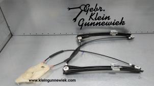Używane Mechanizm szyby lewej przedniej wersja 2-drzwiowa Volkswagen Polo Cena € 40,00 Procedura marży oferowane przez Gebr.Klein Gunnewiek Ho.BV