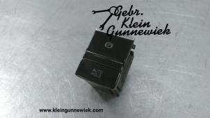 Gebrauchte Handbremse Schalter Volkswagen Caddy Preis € 25,00 Margenregelung angeboten von Gebr.Klein Gunnewiek Ho.BV
