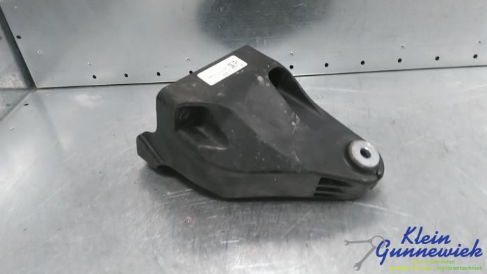 Used Engine mount Mercedes E-Klasse Price € 41,00 Margin scheme offered by Klein Gunnewiek Autodemontage & Motorentechniek