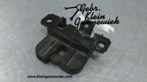 Used Tailgate lock mechanism Volkswagen Caddy Price € 20,00 Margin scheme offered by Gebr.Klein Gunnewiek Ho.BV