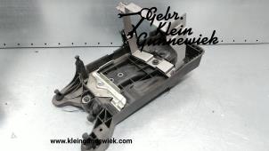 Usagé Boîtier de batterie Volkswagen Caddy Prix € 20,00 Règlement à la marge proposé par Gebr.Klein Gunnewiek Ho.BV