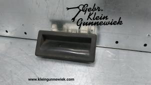Używane Uchwyt tylnej klapy Audi A3 Cena € 25,00 Procedura marży oferowane przez Gebr.Klein Gunnewiek Ho.BV