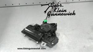 Usagé Moteur fermeture auxiliaire hayon Volkswagen T-Roc Prix € 95,00 Règlement à la marge proposé par Gebr.Klein Gunnewiek Ho.BV