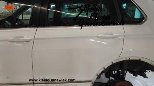 Gebrauchte Tür 4-türig links hinten Volkswagen Tiguan Preis € 375,00 Margenregelung angeboten von Gebr.Klein Gunnewiek Ho.BV