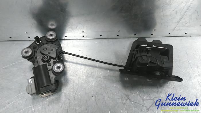 Tailgate lock mechanism Volvo XC40 - 32149889