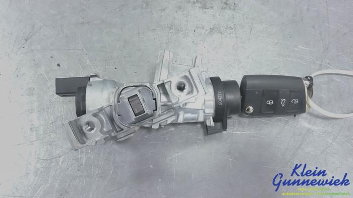 Używane Stacyjka + Kluczyk Volkswagen T-Roc Cena € 38,00 Procedura marży oferowane przez Klein Gunnewiek Autodemontage & Motorentechniek
