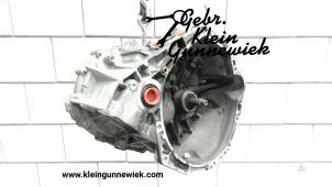 Used Gearbox Renault Megane Price € 250,00 Margin scheme offered by Gebr.Klein Gunnewiek Ho.BV