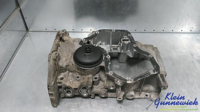 Usagé Couvercle carter Renault Megane Prix € 33,00 Règlement à la marge proposé par Klein Gunnewiek Autodemontage & Motorentechniek