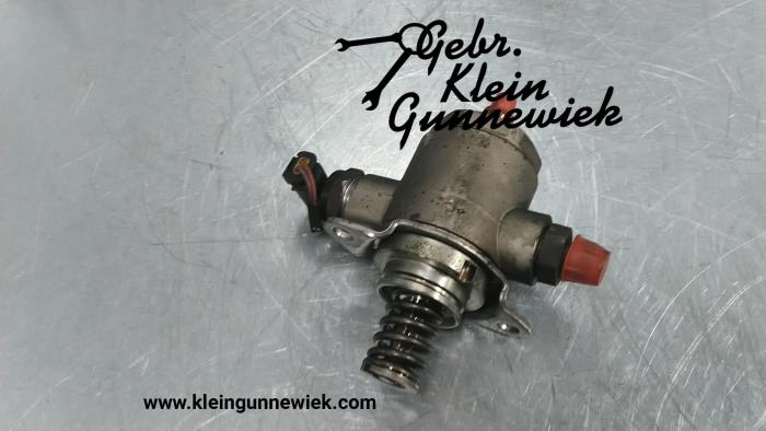 Mechanical fuel pump from a Volkswagen Eos 2009