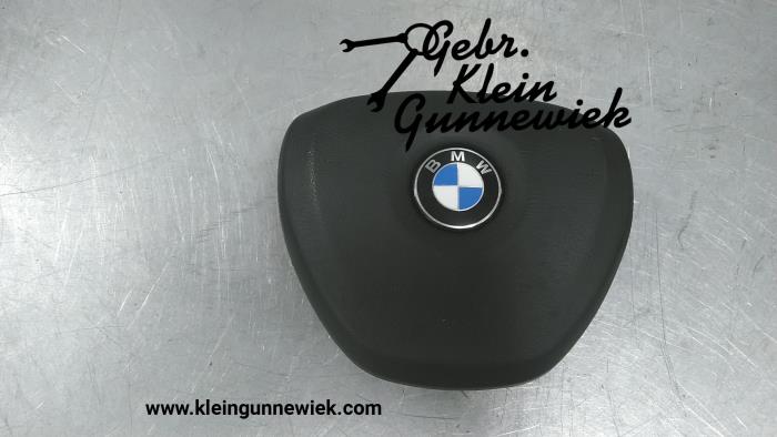 Left airbag (steering wheel) from a BMW 5-Serie 2012