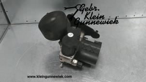 Used Hydraulic valve unit Mercedes C-Klasse Price € 795,00 Margin scheme offered by Gebr.Klein Gunnewiek Ho.BV