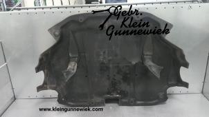 Usagé Plaque de protection moteur Mercedes C-Klasse Prix € 85,00 Règlement à la marge proposé par Gebr.Klein Gunnewiek Ho.BV