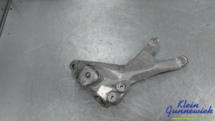 Used Engine mount Audi A8 Price € 25,00 Margin scheme offered by Klein Gunnewiek Autodemontage & Motorentechniek