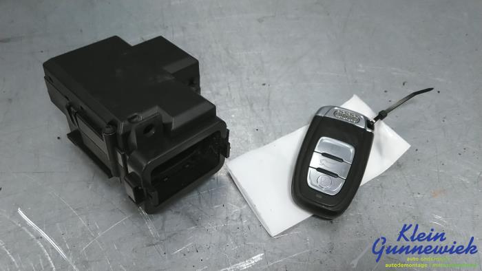 Używane Stacyjka + Kluczyk Audi A4 Cena € 35,00 Procedura marży oferowane przez Klein Gunnewiek Autodemontage & Motorentechniek