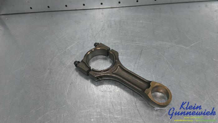 Usagé Bielle BMW 1-Série Prix € 79,00 Règlement à la marge proposé par Klein Gunnewiek Autodemontage & Motorentechniek