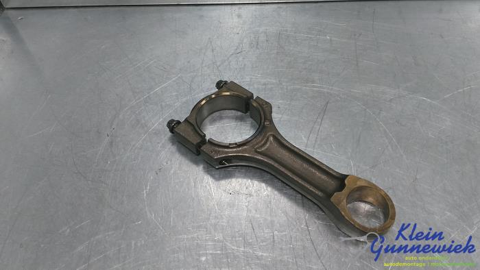 Usagé Bielle BMW 1-Série Prix € 79,00 Règlement à la marge proposé par Klein Gunnewiek Autodemontage & Motorentechniek