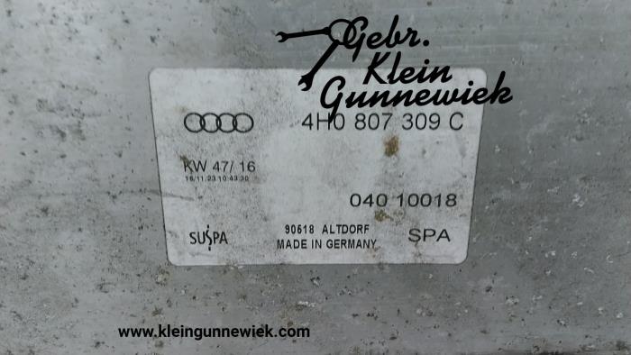 Rama zderzaka tyl z Audi A8 2017