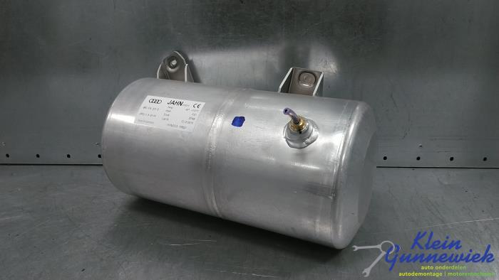 Begagnade Lufttank Audi S8 Pris € 75,00 Marginaltabell erbjuds av Klein Gunnewiek Autodemontage & Motorentechniek