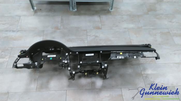 Używane Panel Audi A8 Cena € 695,00 Procedura marży oferowane przez Klein Gunnewiek Autodemontage & Motorentechniek