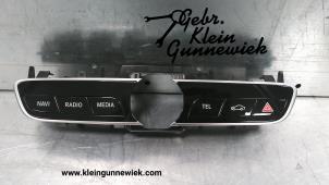 Używane Przelacznik swiatel awaryjnych Mercedes E-Klasse Cena € 50,00 Procedura marży oferowane przez Gebr.Klein Gunnewiek Ho.BV