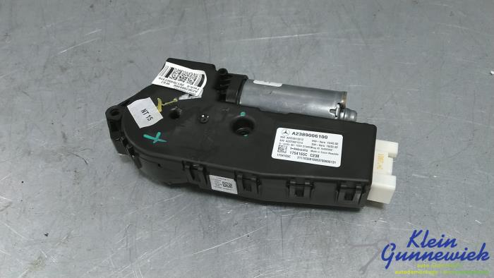 Gebrauchte Schiebedach Motor Mercedes E-Klasse Preis € 98,00 Margenregelung angeboten von Klein Gunnewiek Autodemontage & Motorentechniek