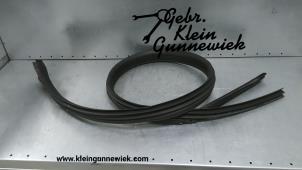Gebrauchte Türgummi 2-türig links Mercedes W211 Preis € 35,00 Margenregelung angeboten von Gebr.Klein Gunnewiek Ho.BV