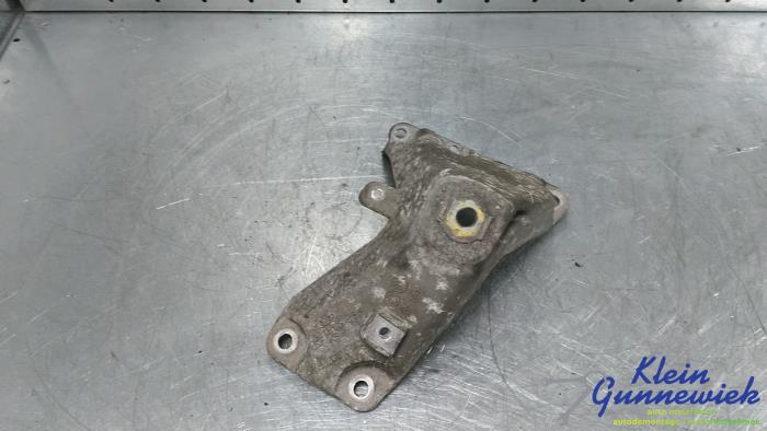Used Engine mount Audi A8 Price € 30,00 Margin scheme offered by Klein Gunnewiek Autodemontage & Motorentechniek
