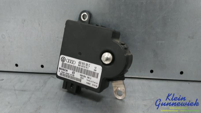 Usagé Ordinateur divers Audi A8 Prix € 58,00 Règlement à la marge proposé par Klein Gunnewiek Autodemontage & Motorentechniek