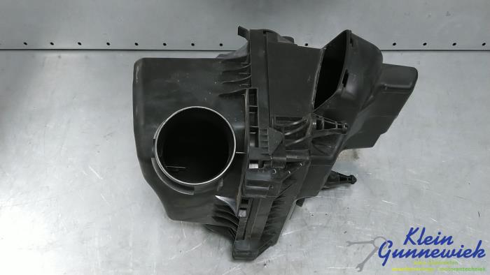 Begagnade Luftfilterhus Ford Kuga Pris € 42,00 Marginaltabell erbjuds av Klein Gunnewiek Autodemontage & Motorentechniek