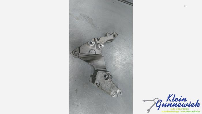 Used Engine mount Volkswagen Jetta Price € 20,00 Margin scheme offered by Klein Gunnewiek Autodemontage & Motorentechniek