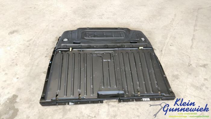 Używane Przegroda kabiny Opel Combo Cena € 225,00 Procedura marży oferowane przez Klein Gunnewiek Autodemontage & Motorentechniek